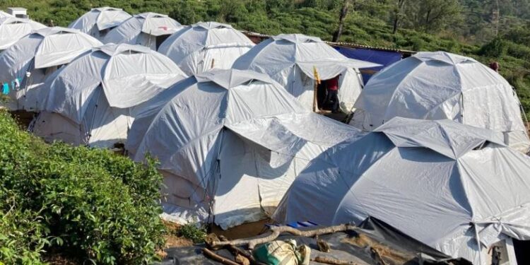 டித்வா பேரிடரால் இடம்பெயர்ந்த – 23 குடும்பங்கள் இன்றும் தறப்பாள் கூடாரங்களில்