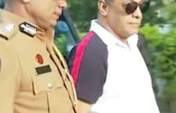 ஒற்றரின் தலையைத் துண்டிக்கும் சதித்திட்டம் : சிக்கிய கொலையாளி!