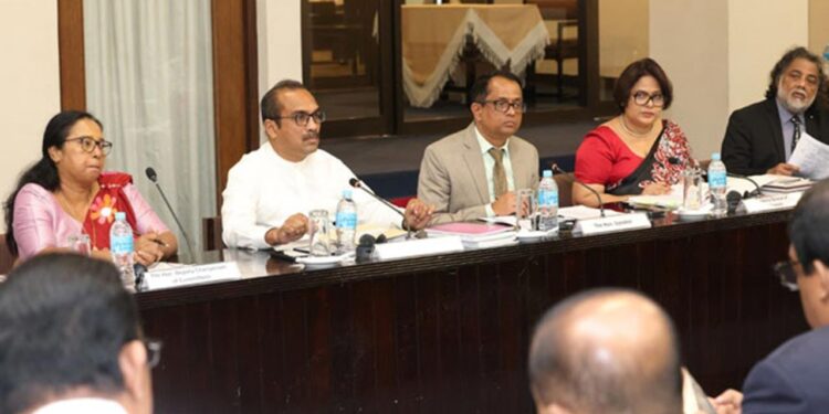 மகளிர் தினத்தை முன்னிட்டு – மார்ச் 5 இல் சபை ஒத்திவைப்பு விவாதம்