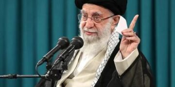 ‘ஈரானிடம் அத்துமீற நினைத்தால்’ மீண்டெழ முடியாத அழிவை அமெரிக்க படை சந்திக்கும் – ட்ரம்பிற்கு அலி கமெனி கடும் எச்சரிக்கை