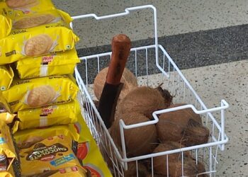 வயோதிபப் பெண் மீது கத்தி குத்து!