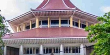 புலமைப்பரிசில் வினாத்தாள் கசிவு : நீதிமன்ற உத்தரவை மீறிய அதிகாரிக்கு எதிராக வழக்கு