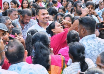 தாயை நேசிப்பது போலவே நாட்டையும் நேசிக்க வேண்டும்