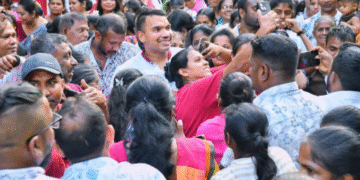 தாயை நேசிப்பது போலவே நாட்டையும் நேசிக்க வேண்டும்