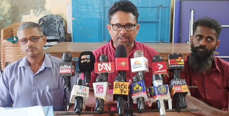 இடமாற்றக் கோரிக்கையை பரிசீலிக்காது – குறிப்பிட்ட ஆசிரியர்களுக்கே இடமாற்றம்