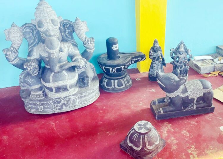 சித்தி விநாயகர் ஆலயத்துக்கு – புதிய விக்கிரகங்கள் கையளிப்பு