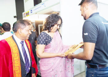 அரசின் முன்னுரிமை பணிகளில் – உள்நாட்டு கைத்தொழில் துறை மேம்பாடும் ஒன்று