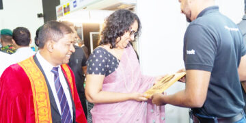 அரசின் முன்னுரிமை பணிகளில் – உள்நாட்டு கைத்தொழில் துறை மேம்பாடும் ஒன்று