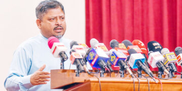 ஈரான் மீதான தாக்குதல்கள் அனைத்தையும் நிறுத்துங்கள்