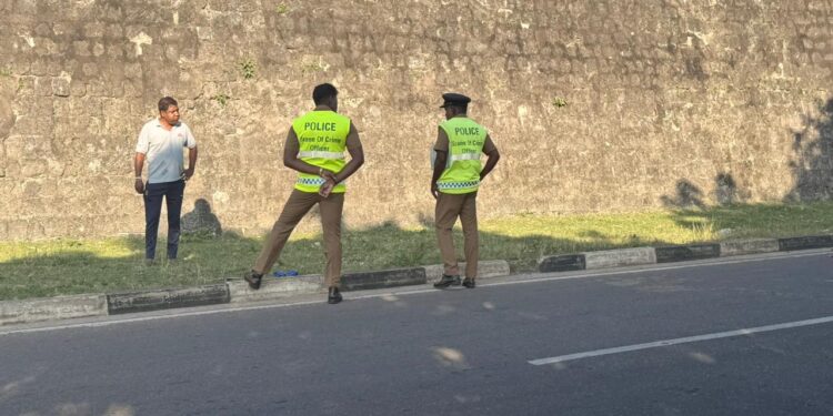 யாழ். பண்ணையில் பயங்கரம் – மோட்டார் சைக்கிளில் சென்ற இளைஞன் மீது வாள்வெட்டு!