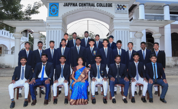 யாழ்.மத்தி – பரியோவான் கல்லூரி அணிகள் மோதும் வடக்கின் போர் நாளை!