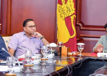 எரிபொருள் நெருக்கடியை தவிர்க்க – வீட்டிலிருந்து வேலை அரசாங்கம் ஆராய்வு