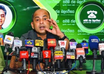 நாடு பாரிய நெருக்கடிகளை எதிர்நோக்கும் அபாயம் – மக்களின் இயல்பு வாழ்க்கை முடங்கும்!