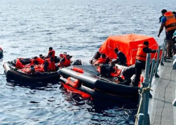 கப்பலில் இருந்து மீட்கப்பட்ட ஈரானியர்களுக்கு இலவச விசா!