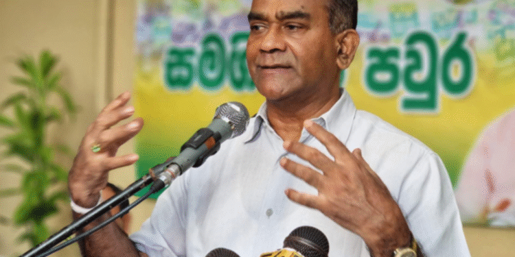 போர்ச் சூழலை காரணம் காட்டி எரிபொருள், எரிவாயு விலை உயர்வு!