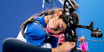 கைகள் இன்றி வில்வித்தையில் சாதித்த – முதல் வீராங்கனை!