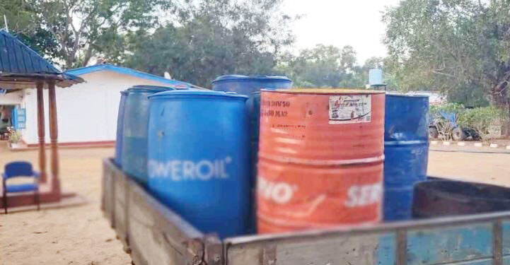 கிளிநொச்சியில் 1997 லீற்றர் பதுக்கல் எரிபொருள் மீட்பு!