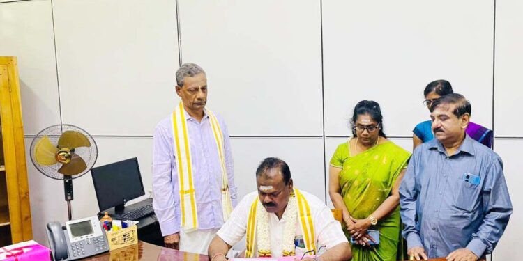 யாழ். பல்கலையின் பத்தாவது துணைவேந்தராகப் பதவியேற்றார் – சிரேஷ்ட பேராசிரியர் வேல்நம்பி!