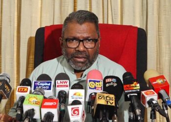 திருகோணமலையில் கப்பலை நிறுத்த காரணம் என்ன? : ஆபத்தான போர்க்களத்தில் இலங்கை!