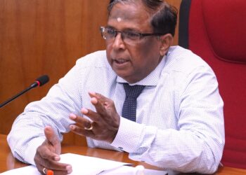 பொதுச் சேவையில் இணைந்துள்ள உத்தியோகத்தர்கள் நேர்மையுடனும், கண்ணியத்துடனும் சேவையாற்ற வேண்டும்