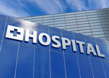 பாடசாலை ஆய்வுக்கூடத்தில் வெடிப்பு : ஆசிரியை மற்றும் இரு மாணவர்கள் வைத்தியசாலையில்!