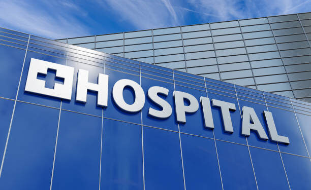 பாடசாலை ஆய்வுக்கூடத்தில் வெடிப்பு : ஆசிரியை மற்றும் இரு மாணவர்கள் வைத்தியசாலையில்!