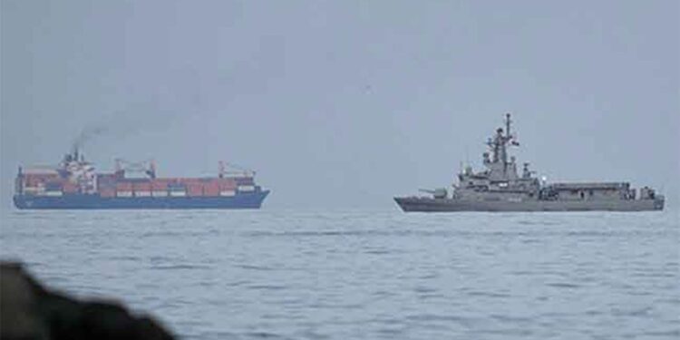 பாகிஸ்தான் நோக்கிச் சென்ற கப்பல் : திருப்பி அனுப்பிய ஈரான்!