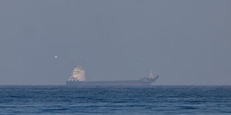 ஹோர்முஸ் நீரிணை ஊடாகப் பயணிப்பவர்களுக்கு கடும் நடவடிக்கை : IRGC எச்சரிக்கை!