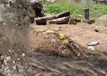 நகை திருட புதைத்த உடலைத் தோண்டிய மயான ஊழியர்கள்!