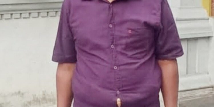 பூசாரிகளுக்கிடையே மோதல் : ஒருவர் வெட்டிப் படுகொலை!