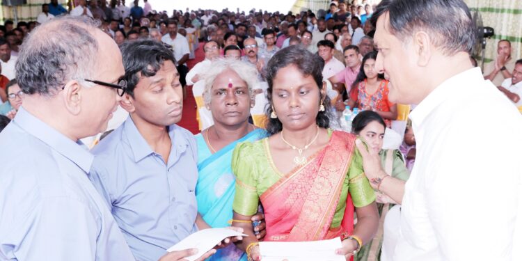 தொழிலதிபர் எஸ்.பி.சாமி நினைவாக – கல்வி, சமூக உதவிகள் வழங்கி வைக்கப்பட்டன