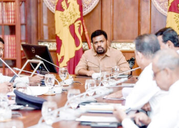 மக்களுக்கு மின்சாரத்தை மிச்சம் பிடிக்க பழக்குங்கள்