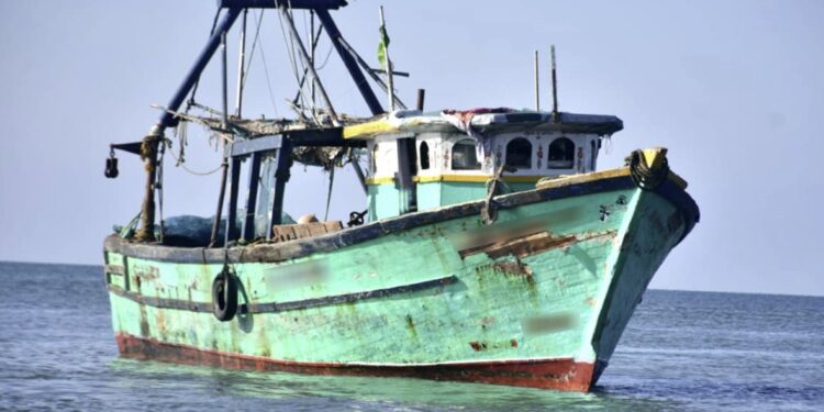 மன்னார் கடற்பரப்பில் 5 தமிழக மீனவர்கள் கைது!