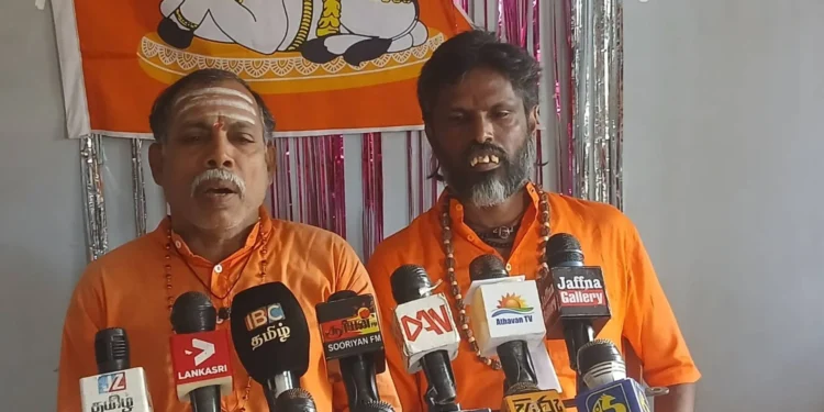 இந்துக்களுக்கு பைபிள் வழங்க முற்பட்டால் –  அதனை வாங்கி கொளுத்துவோம்!