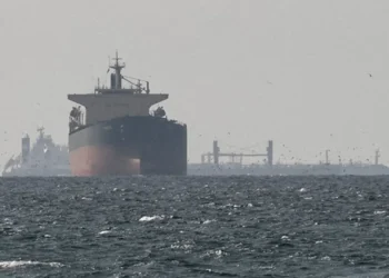 டுபாய் துறைமுகத்தில் நிறுத்தப்பட்ட – மசகு எண்ணெய் கப்பல் மீது ஈரான் தாக்குதல்!