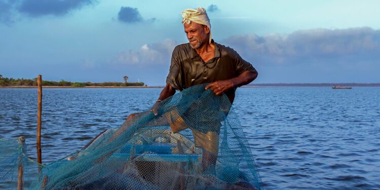 மீன்பிடி, நீர்வாழ் உயிரின வளர்ப்புத் துறையினரின் எரிபொருள் சிக்கல்களைத் தீர்க்க – 24 மணிநேர சேவை