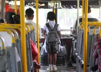 இன்று முதல் அதிகரிக்கின்றது பாடசாலை போக்குவரத்துக் கட்டணம்!