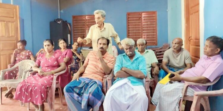 மதவளசிங்கன் குளத்தில் ஆக்கிரமிக்கப்பட்டுள்ள விவசாயக் காணிகளை விடுவிக்க நடவடிக்கையெடுக்குக!