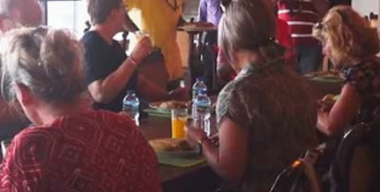 சுற்றுலாப் பயணிகளுக்கு இலவசமாக உணவு வழங்கும் திட்டம்!