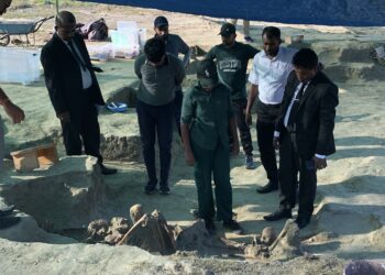 ஒரே நாளில் அதிக மனித எலும்புக்கூடுகள் அடையாளம் !