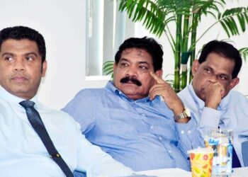 தெல்லிப்பளை ஆதார வைத்தியசாலையை ஆராய்ந்த அமைச்சர்கள்!