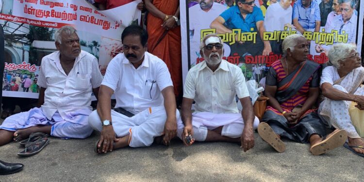 யாழில் காணிகளை விடுக்க கோரி போராட்டம்