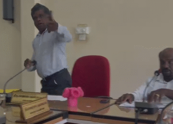 நிதிக்குழு கூட்டத்தின் நடுவில் வெளியேறிய செயலாளர்: வடமராட்சி தெற்கு மேற்கு பிரதேச சபையில் பரபரப்பு!
