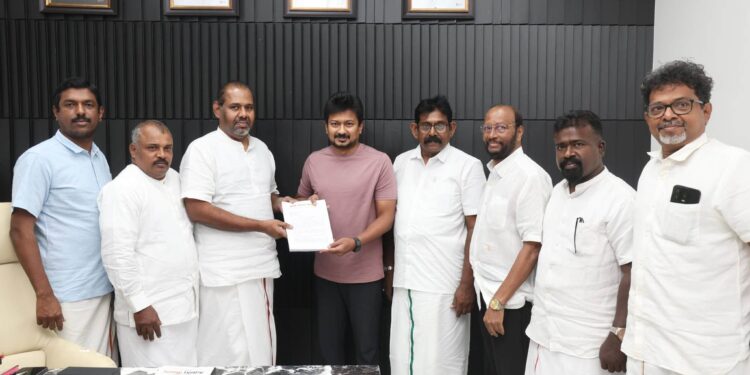உதயநிதி ஸ்டாலினுடன் கஜேந்திரகுமார் குழுவினர் கலந்துரையாடல்!