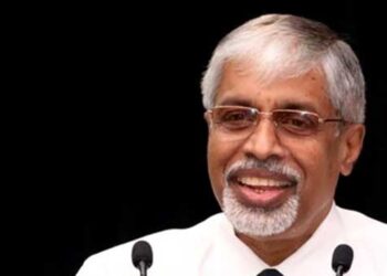 ஜனாதிபதியிடம் ராஜினாமா கடிதத்தை கையளித்த மத்திய மாகாண ஆளுநர்!