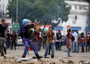 போராட்டம் வன்முறையாக மாறியதில் டெல்லியில் 118 காவலர்கள் காயம்; சுமார் 70 பேர் கைது!