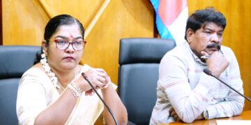 வருமானத்திற்காக சமூக ஊடகங்களில் பெண்களை இழிவுபடுத்துகின்றனர்!
