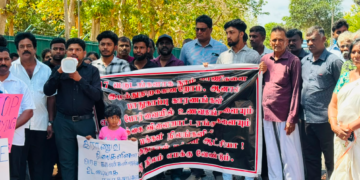 கேப்பாபுலவு இராணுவ முகாமுக்கு முன்பாக போராட்டம்!