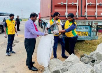 நாவற்குழி சமூகச் சுத்திகரிப்பு முயற்சியில் SCJ தன்னார்வலர் குழு..