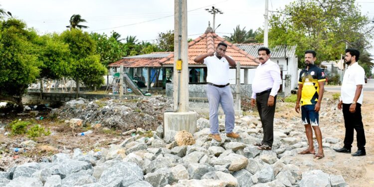கொழும்புத்துறை இறங்குதுறை நவீனமயமாக்கல் பணிகள் – அமைச்சர் நேரில் ஆய்வு
